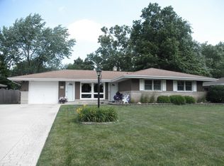 401 Bevan Dr E, Joliet, IL 60435