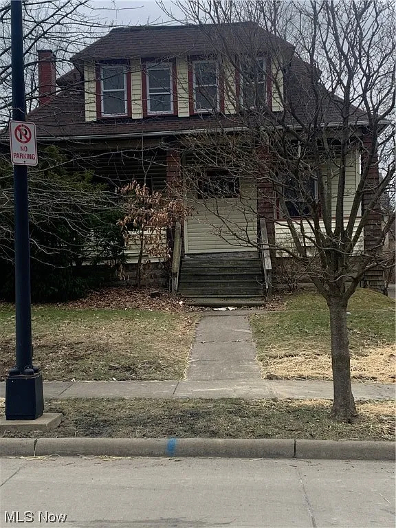 1884 Idlewood Ave photo 1