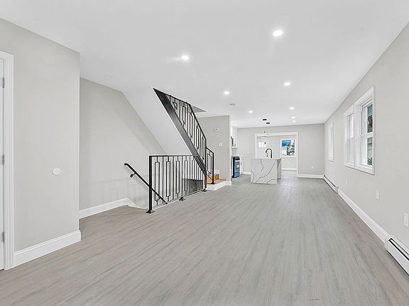 5th image of 17711 130th Ave