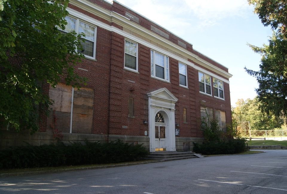 1st image of 3 Locust Ave