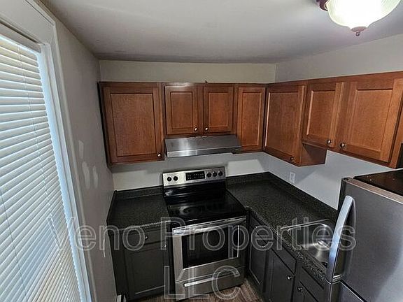 2nd image of 5 Marshall St Floor 2