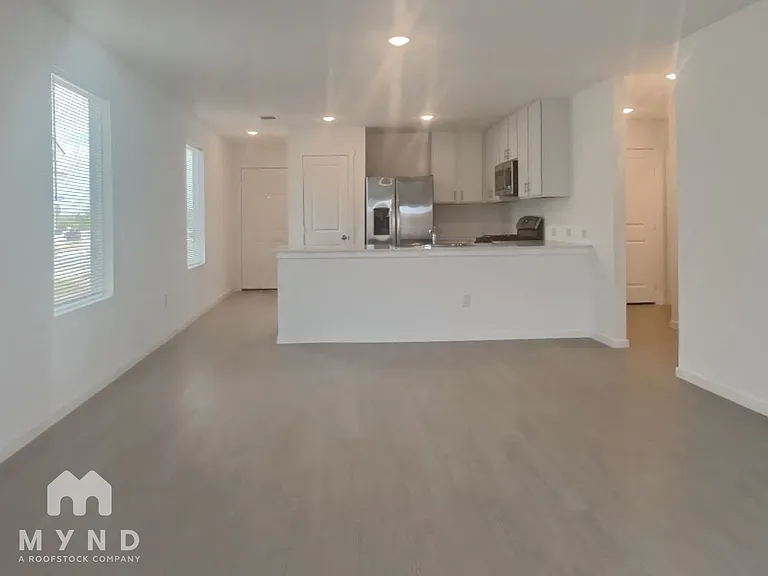 10607 Aqueduct Crk — Photo 7