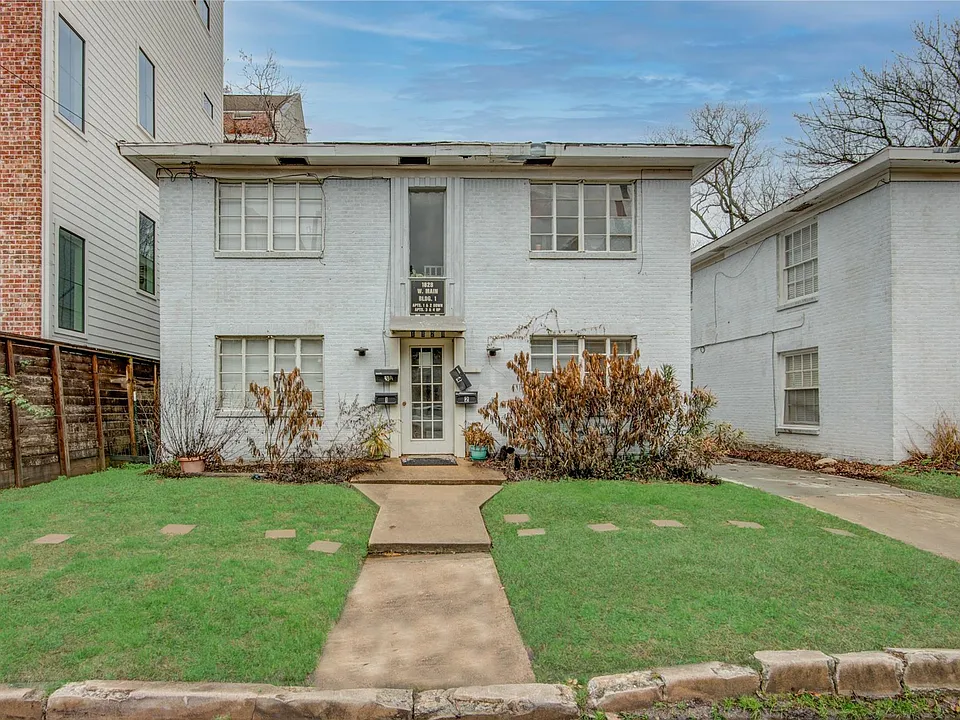 1828 W Main St #4