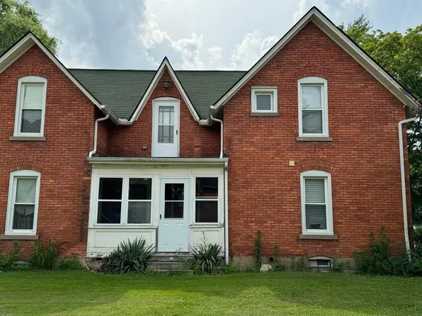 208 E Mill St, Capac, MI 48014