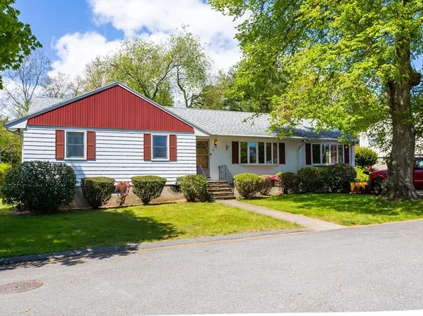 9 Rhuland Rd, Stoneham, MA 02180