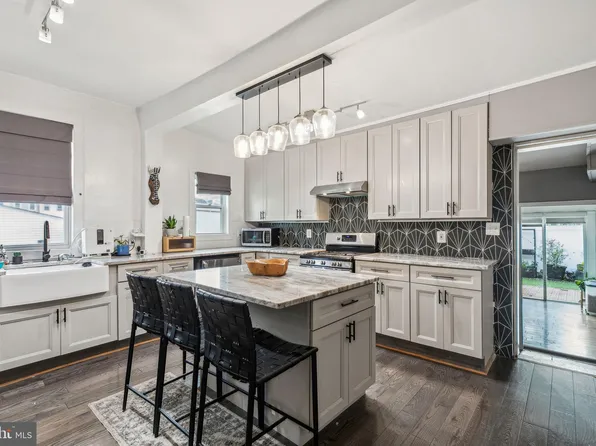 424 Ridgeway St, Gloucester City, NJ 08030