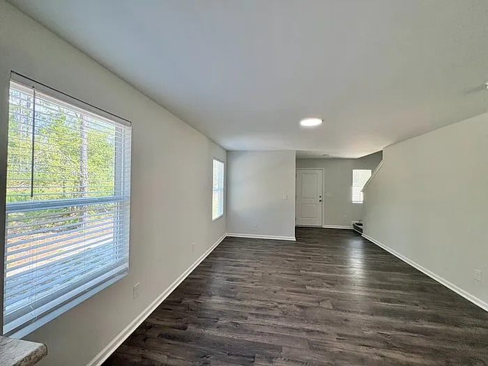 128 Rocking Horse Ln — Photo 7