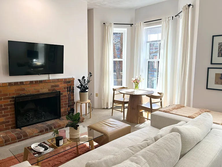 69 Chandler St #3 — Photo 6