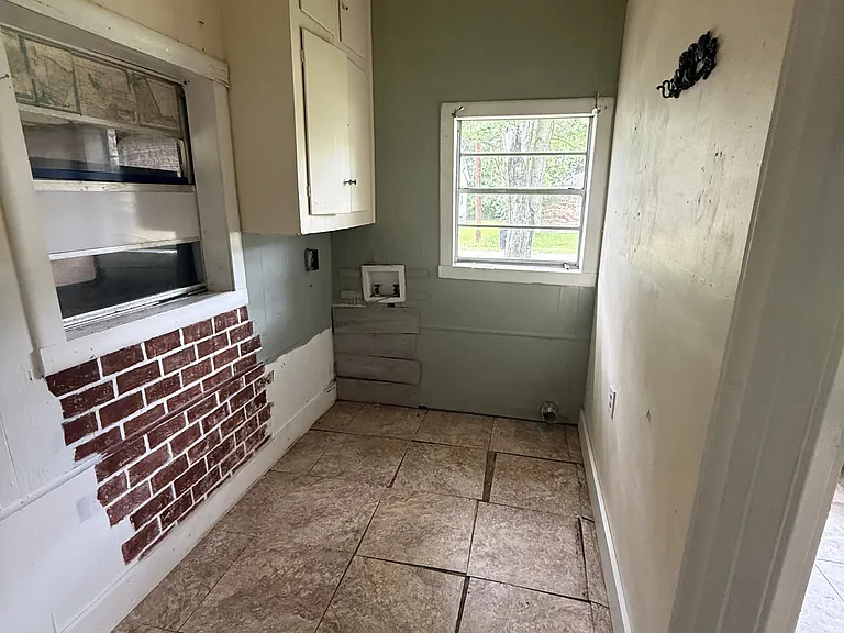 501 W 12th St — Photo 10