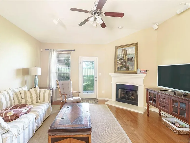 1601 Greenside Dr — Photo 8