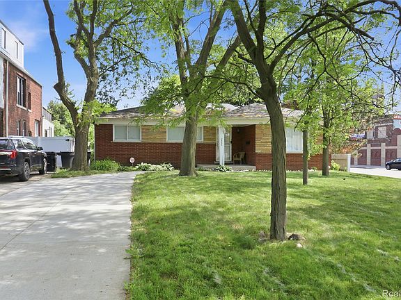 2nd image of 2555 W Boston Blvd