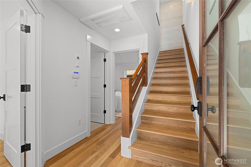 4th image of 270 Fulton Street