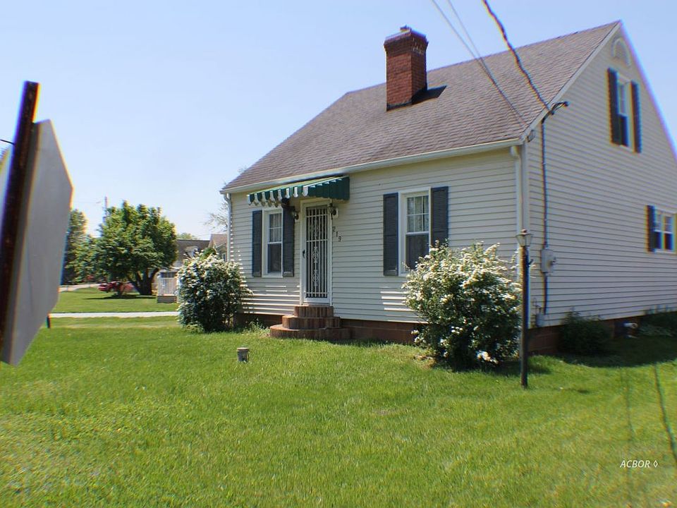1st image of 219 River St