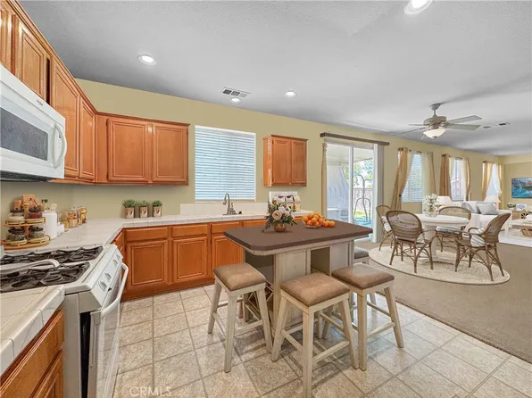 3822 Tanzanite Ct, Perris, CA 92570