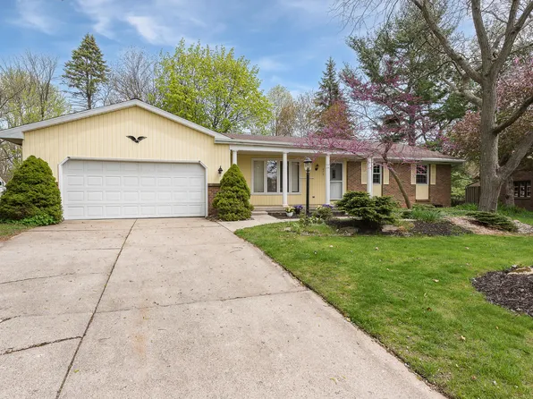 4315 Castle Dr SE, Grand Rapids, MI 49546
