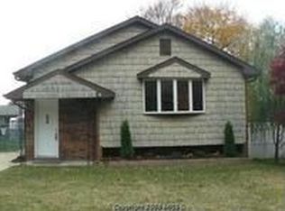 7728 Meadow Rd, Pasadena, MD 21122