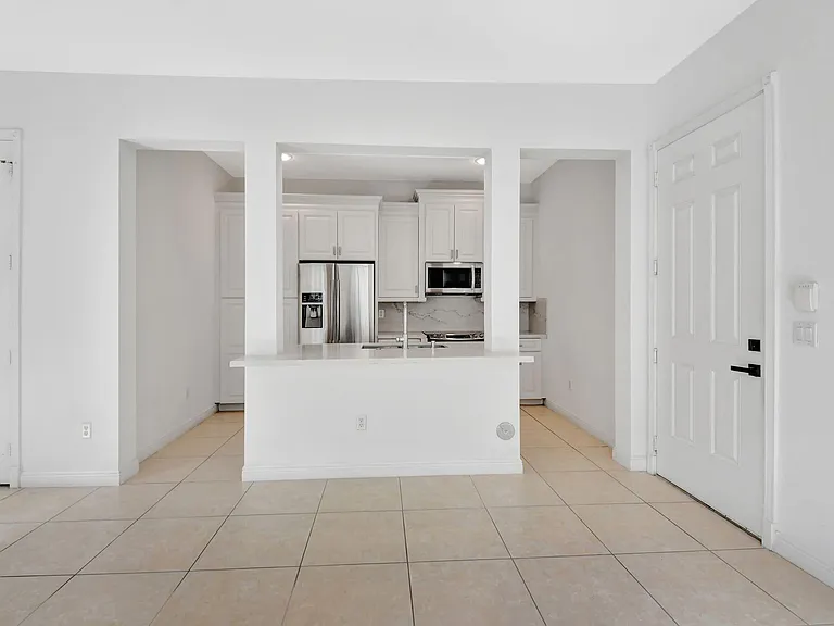 838 NW 83rd Ln — Photo 15