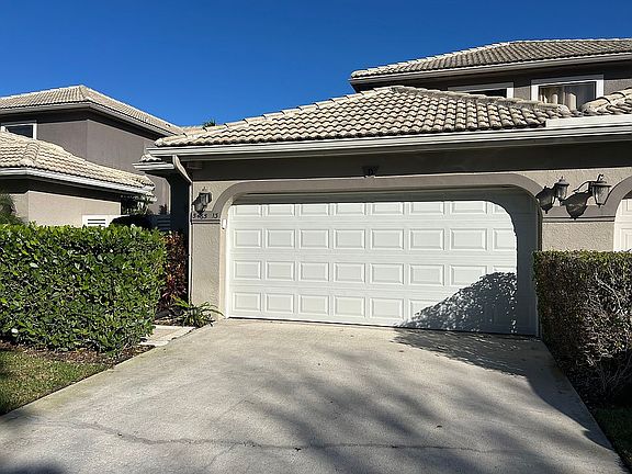 5th image of 5465 Monterey Cir #D