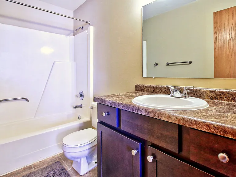 319 Oxford Ct #7 — Photo 12