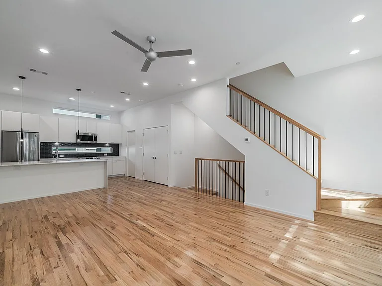 5931 Ross Ave #203 — Photo 6