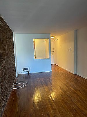 4th image of 307 E 89th St APT 5C