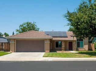 2721 Dennis Ave, Clovis, CA 93611