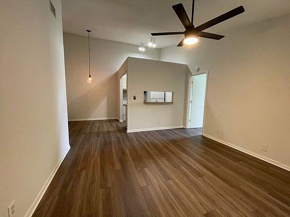 3rd image of 6499 Chasewood Drive #H