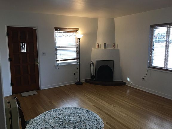 2nd image of 600 Lafayette Dr NE