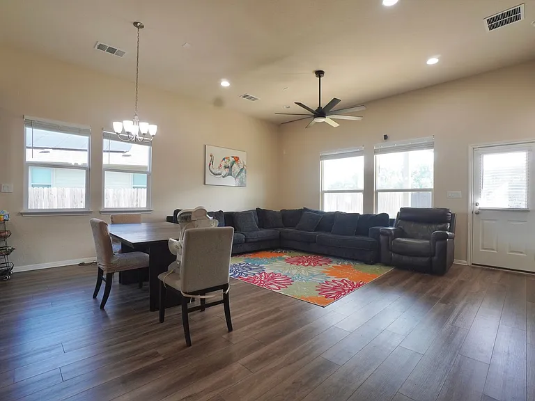 445 Arrowhead Vine St — Photo 3