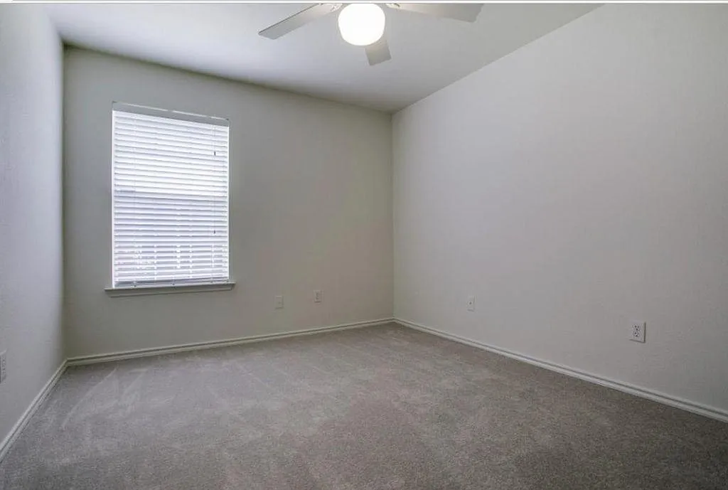 3807 Barrington Dr — Photo 4