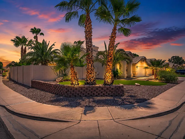 8741 W Acapulco Ln — Photo 16