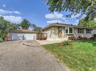 1909 Jade Ln, Eagan, MN 55122
