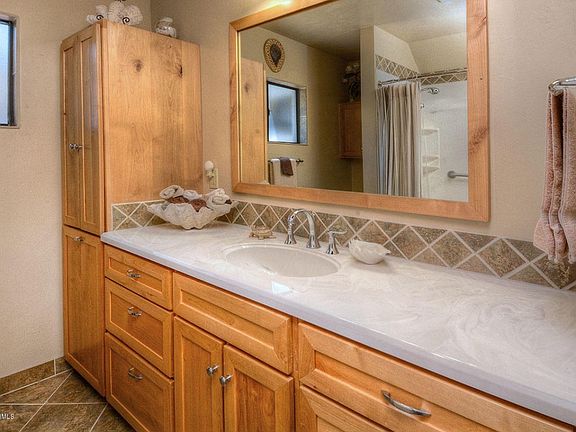 5th image of 2902 E Cushman Dr