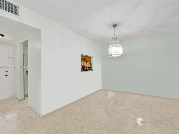1825 S Ocean Dr APT 204, Hallandale, FL 33009