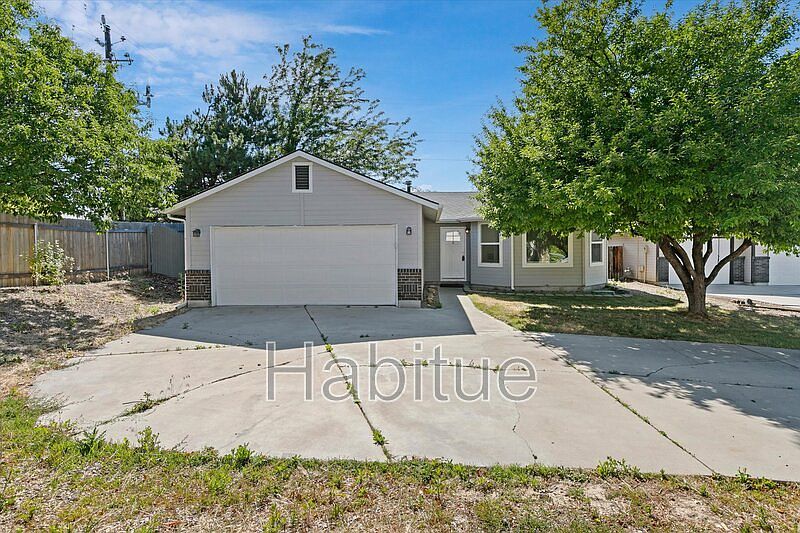 1st image of 2041 E Oakridge Ct