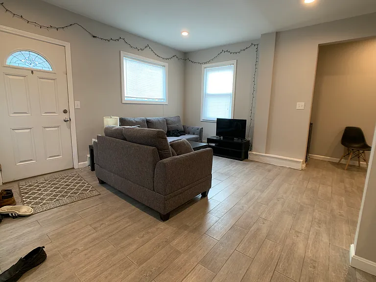 115 Glenville Ave #115 — Photo 4