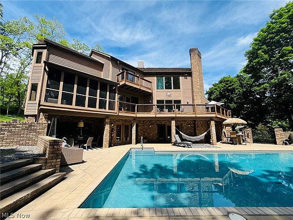 2nd image of 35560 Ridgeway Ln