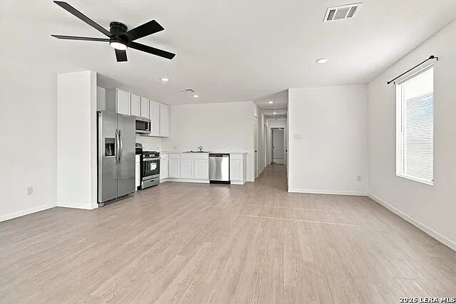 3 bed, 2.0 bath, 1692 sqft, $1,550 — Photo 4