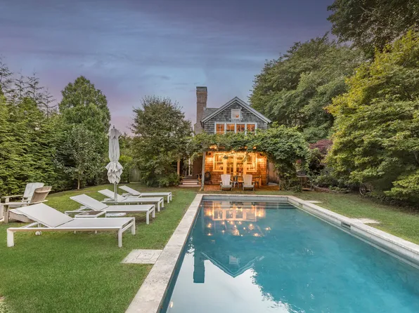 105 Meetinghouse Ln, Amagansett, NY 11930