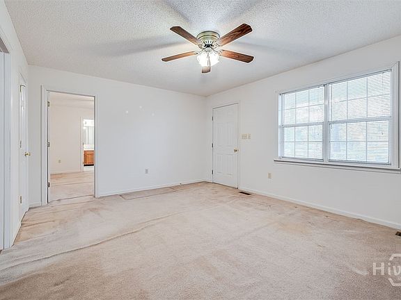 5th image of 205 W 9th Street