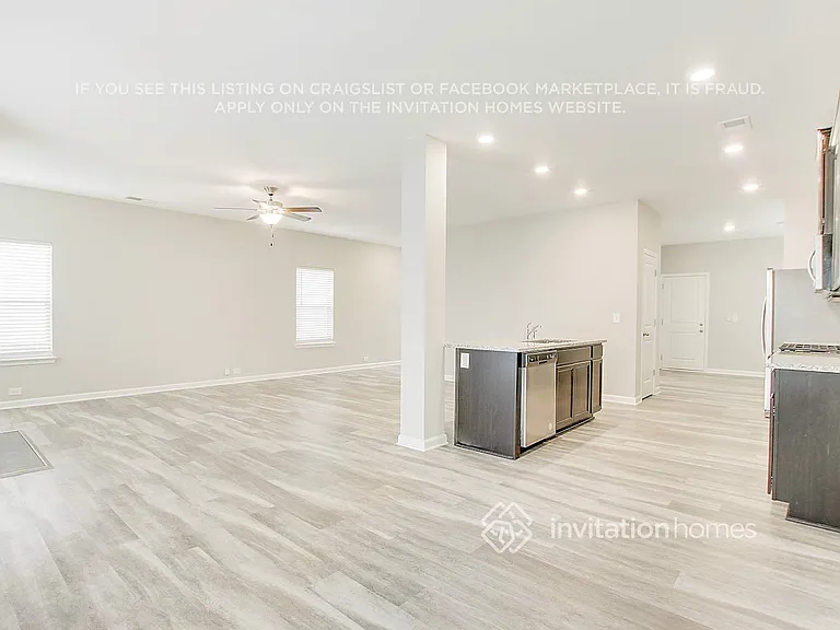 3941 Lake Manor Way — Photo 12