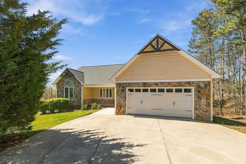 1st image of 103 Fair Haven Ct