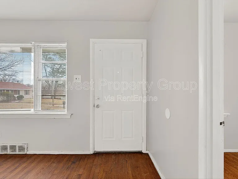 5900 Sheriton Dr — Photo 4
