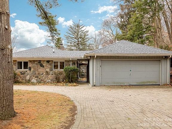 4th image of 1718 Sheridan Dr