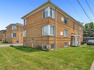 18975 Hilliard Blvd #6, Rocky River, OH 44116