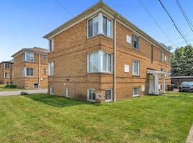 18997 Hilliard Blvd