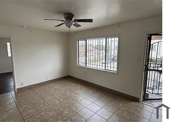 2 bed, 700 sqft, $2,100 — Photo 4