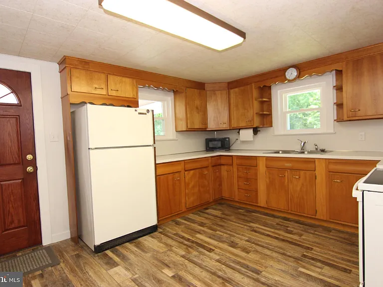 151 Dogwood Dr — Photo 2