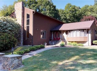 185 Harris Rd, Smithfield, RI 02917