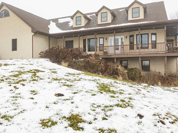 8240 County Road D, Platteville, WI 53818